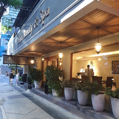 Spas, Thai Massage