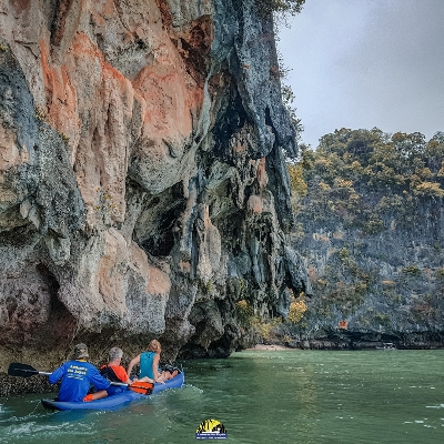 Tours, Kayaking