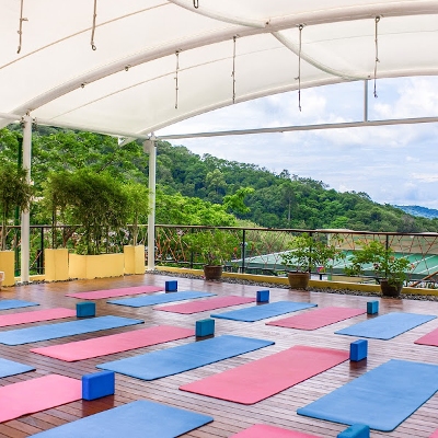 Yoga in Kata Beach 